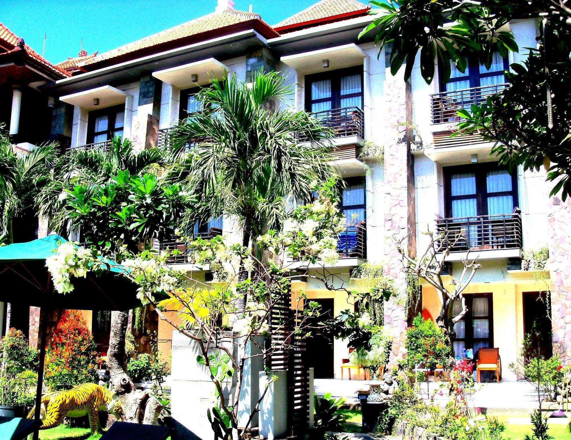 La Walon Hotel Kuta Lombok Exterior foto